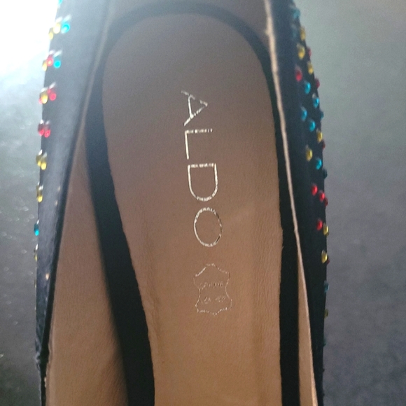 ⭐Host Pick⭐  Aldo Satin Shoes with rhinestones. Size 8.5 - Picture 3 of 5